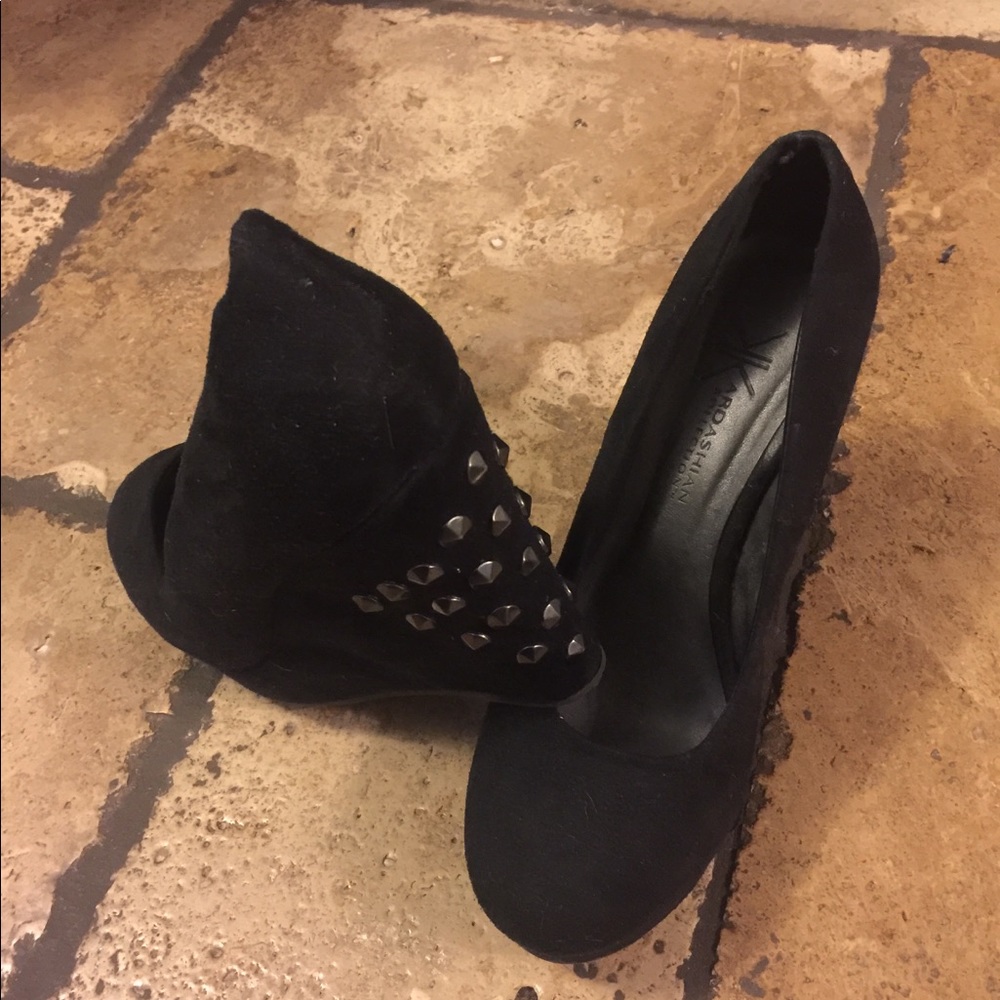 Kardashian suede wedges